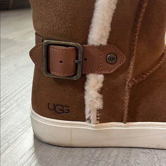 UGG Tan Suede Boots with Cream Shearling - Picture 2 of 4